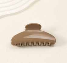 Load image into Gallery viewer, NICOLLE HAIR CLAW