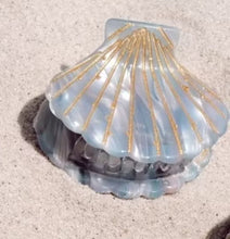 Load image into Gallery viewer, MINI SHELL HAIR CLAW