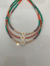 Load image into Gallery viewer, KIDS DAISY BEAD NECKLACE

