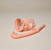 Load image into Gallery viewer, DIVE MASK  &amp; SNORKEL SET - GABTLE HABITS
