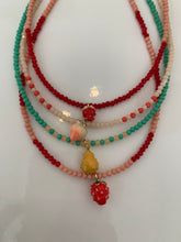 Load image into Gallery viewer, KIDS DAISY BEAD NECKLACE
