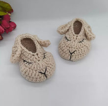 Load image into Gallery viewer, Crochet infant shoes
