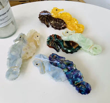 Load image into Gallery viewer, TWIN SEAHORSE HAIR CLAW
