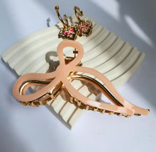 Load image into Gallery viewer, COQUETTE METAL HAIR CLAW
