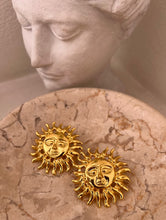 Load image into Gallery viewer, SOLEIL EARRING GOLD STUD - JEWELRY
