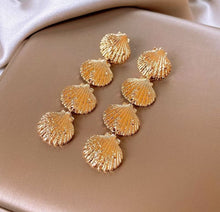 Load image into Gallery viewer, TASSEL SHELL EARRINGS - JEWELRY
