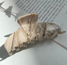 Load image into Gallery viewer, ANGELA HAIR CLAW
