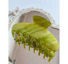 Load image into Gallery viewer, ANGELA HAIR CLAW
