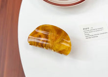Load image into Gallery viewer, DUMPLINGS HAIR CLAW
