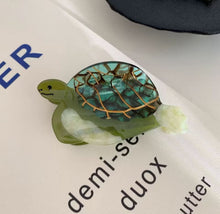 Load image into Gallery viewer, TURTLE HAIR CLAW
