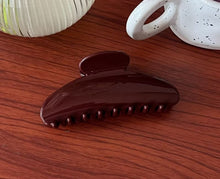 Load image into Gallery viewer, NICOLLE HAIR CLAW

