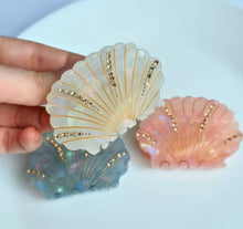 Load image into Gallery viewer, MERMAID SHELL RHINESTONE HAIR CLAW
