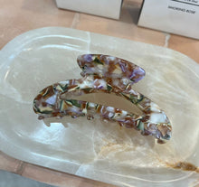 Load image into Gallery viewer, POPPY MARBLE HAIR CLAW
