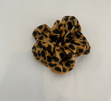 Load image into Gallery viewer, SCRUNCHIES
