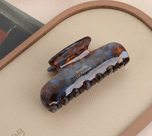 Load image into Gallery viewer, FRANCE ACRYLIC HAIR CLAW
