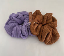 Load image into Gallery viewer, SCRUNCHIES

