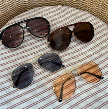 Load image into Gallery viewer, AVIATOR SUNGLASSES ASSORTED

