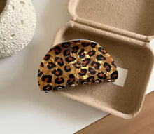 Load image into Gallery viewer, PANTHER HAIR CLAW
