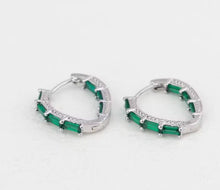 Load image into Gallery viewer, V-SHAPE HOOPS GOLD AND SILVER - JEWELRY
