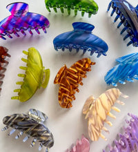 Load image into Gallery viewer, ANGELA HAIR CLAW
