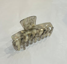 Load image into Gallery viewer, KORA HAIR CLAW

