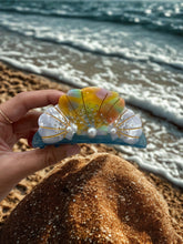 Load image into Gallery viewer, MERMAID TREASURE HAIR CLAW
